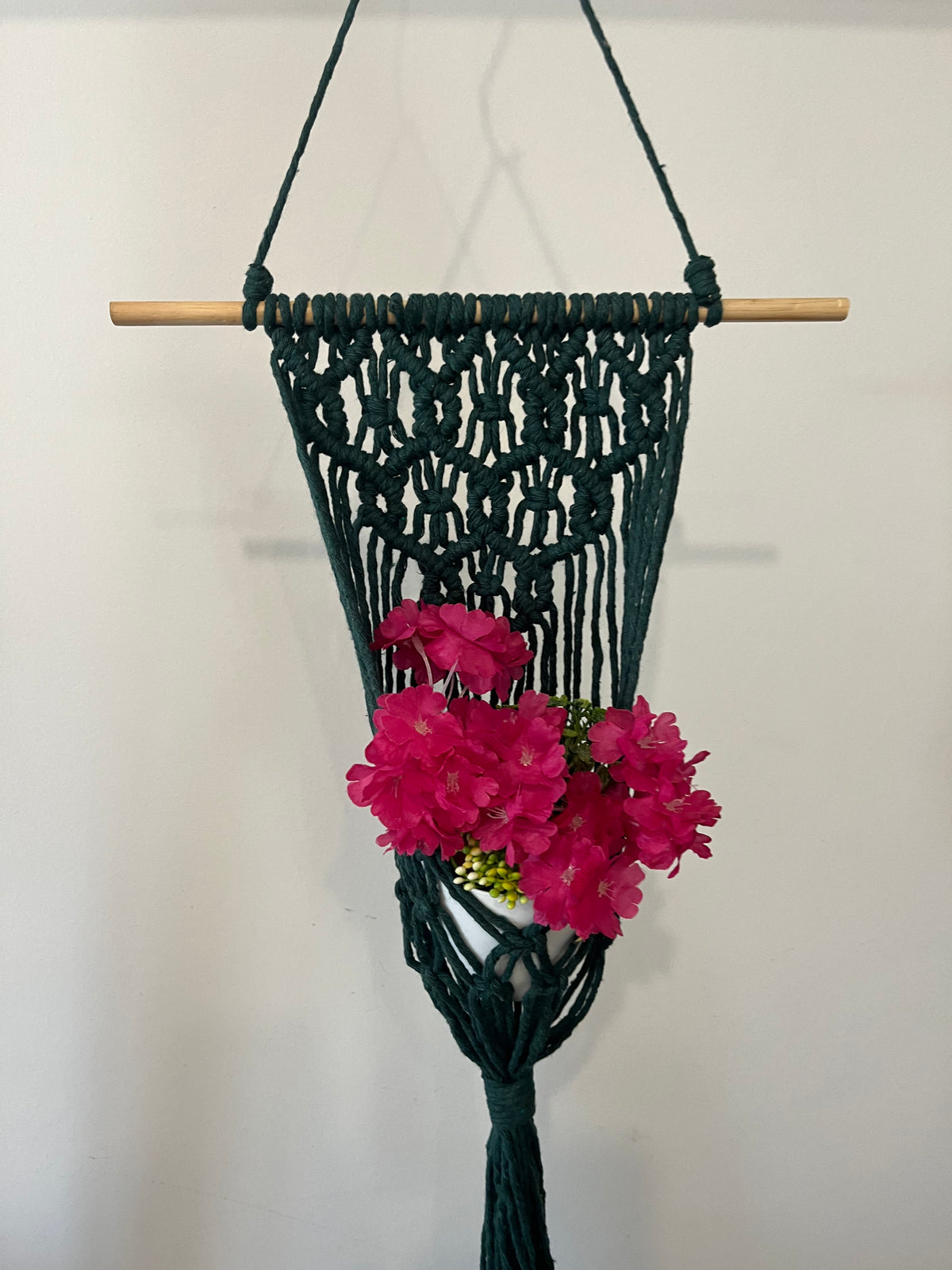 Macramê Painel Porta Vaso Verde Médio - 80cm x 32cm