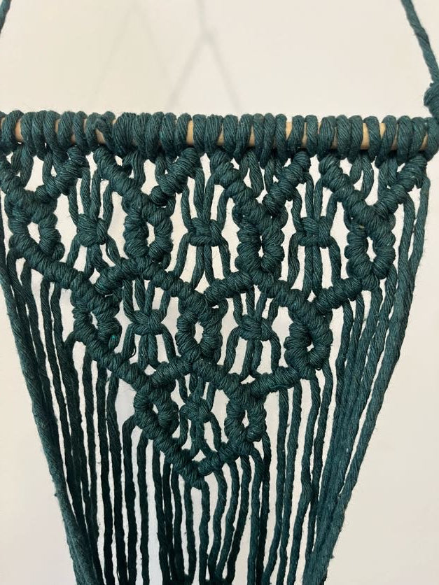 Macramê Painel Porta Vaso Verde Médio - 80cm x 32cm