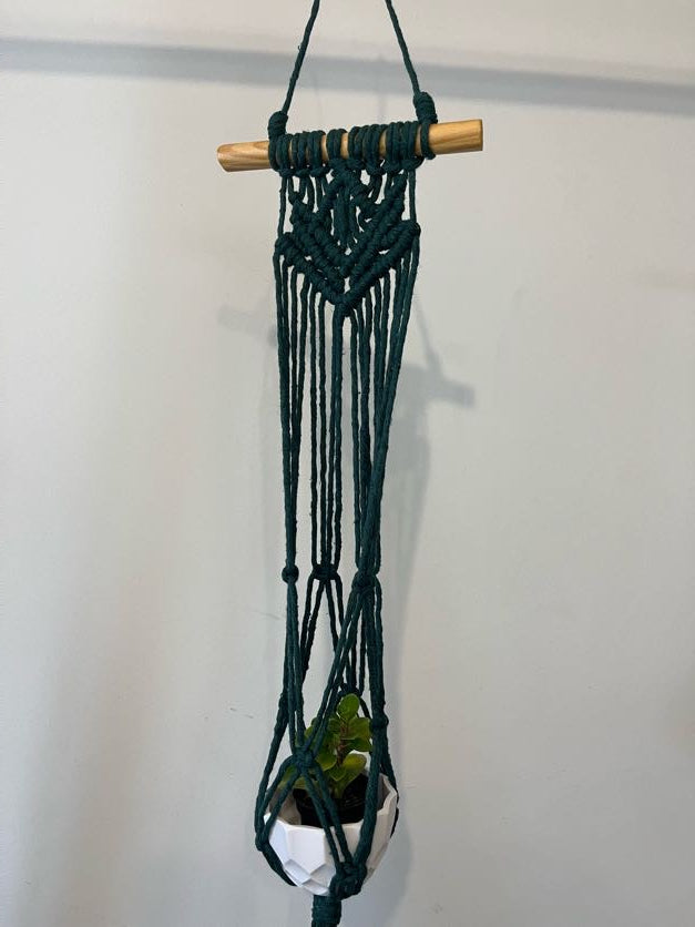 Macramê Painel Porta Vaso Flor de Lótus Verde - 84cm x 17cm