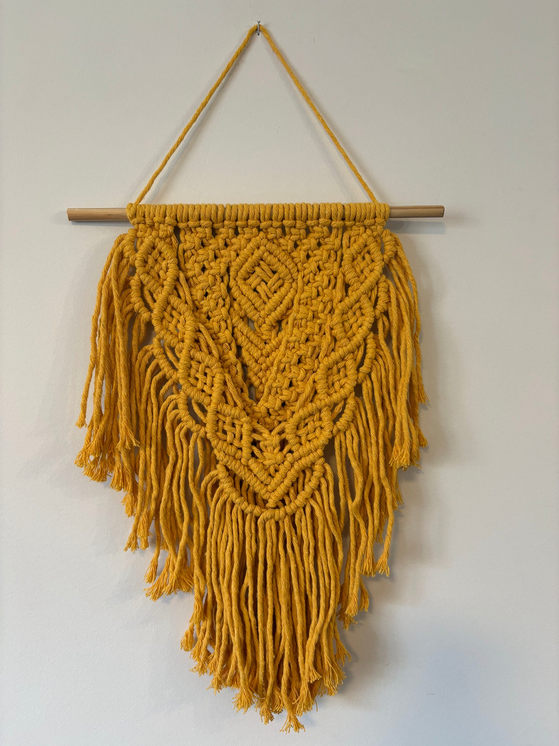 Macramê Painel Amarelo Grande - 60cm x 32cm