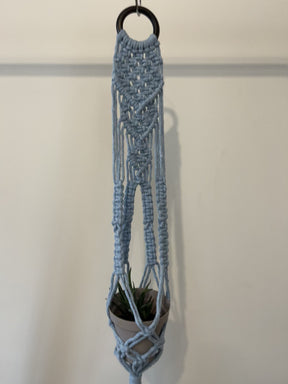 Macramê Porta Vaso Azul Médio - 79cm x 8cm